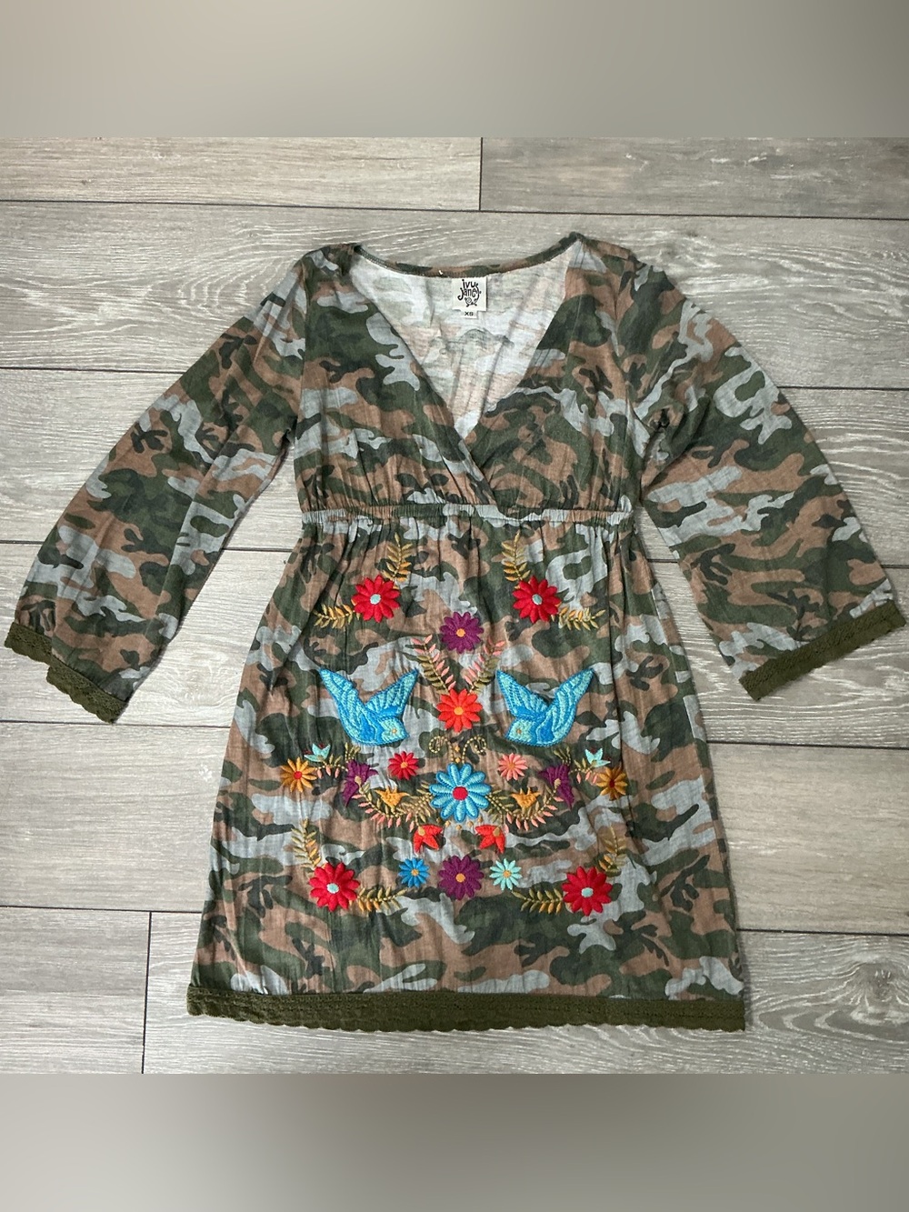 Beautifully Embroidered Camo V Neck by Ivy Jane Midi Dress XS